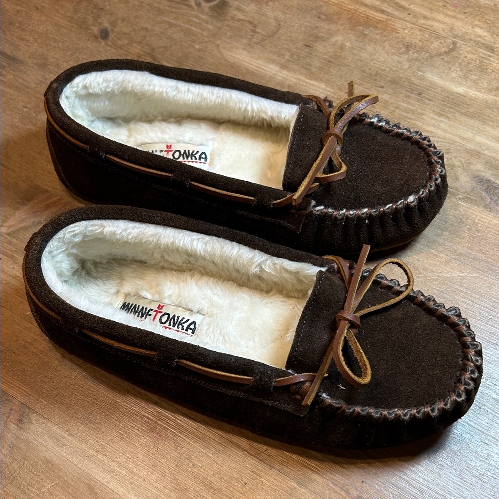 Women's Minnetonka Cally Slippers